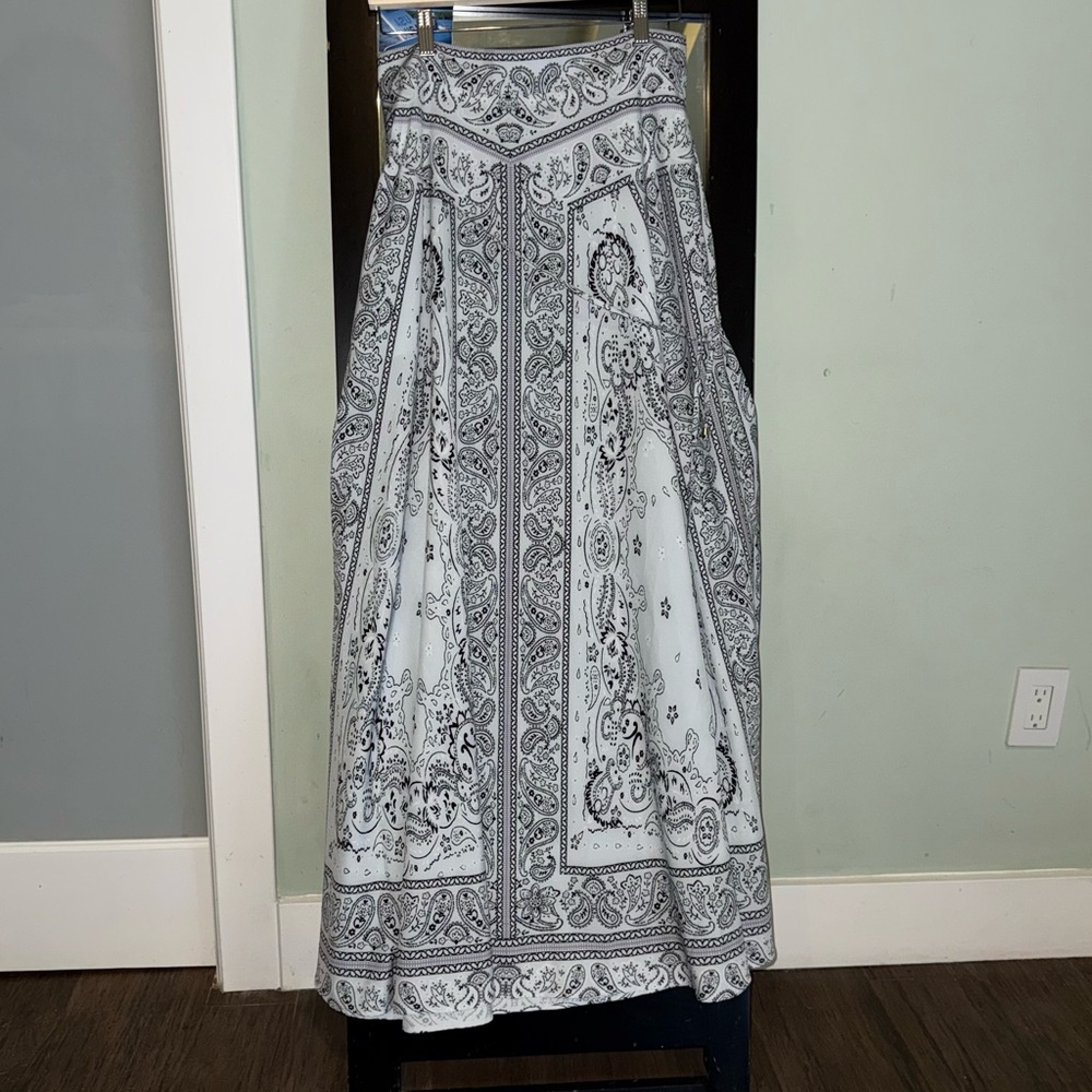 Commense White and Black Paisley Maxi Skirt